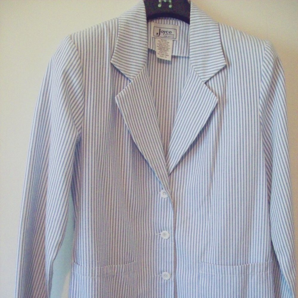 JOYCE SPORTSWEAR BLUE & WHITE SEERSUCKER BLAZER